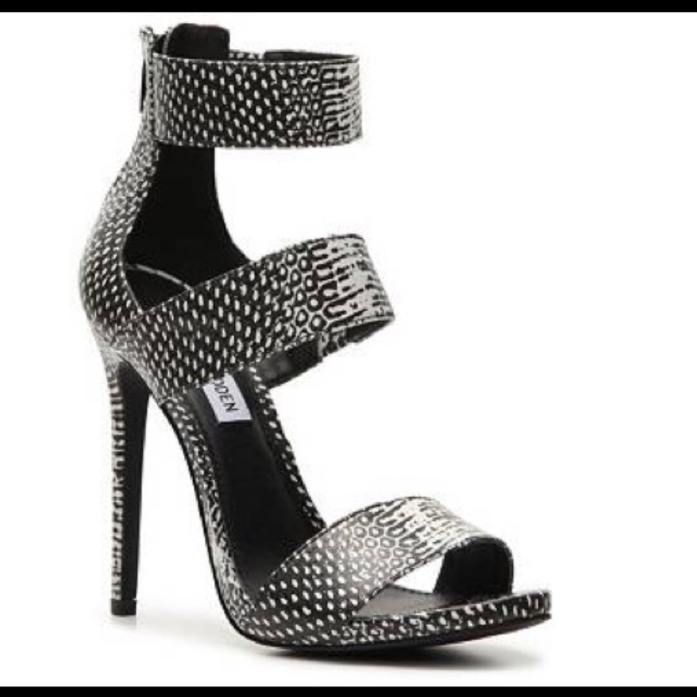 Steve Madden patterned heels 👠